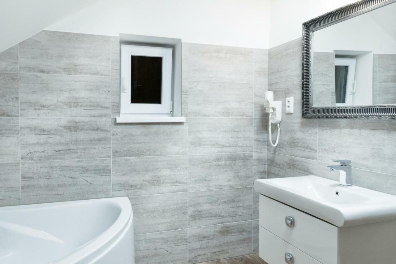 Villa Centrum Apartmany S Ranajkami A Saunou Мартин Екстериор снимка