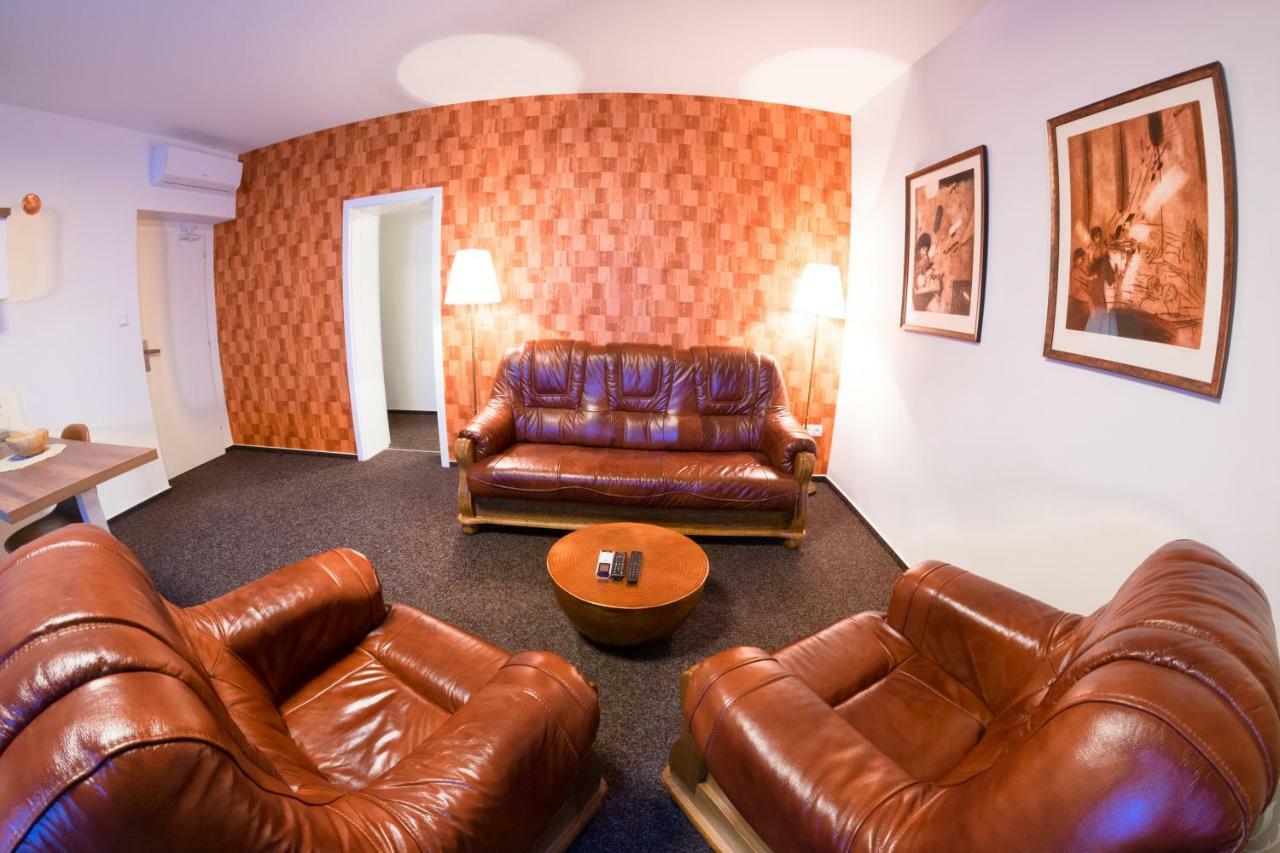 Villa Centrum Apartmany S Ranajkami A Saunou Мартин Екстериор снимка